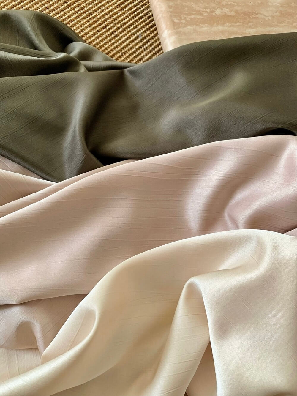 PHEONI SATIN PANTS