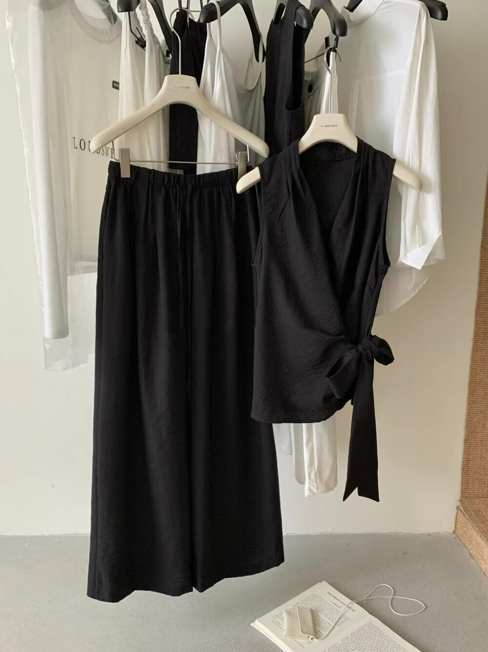YJ IVE BLACK SET