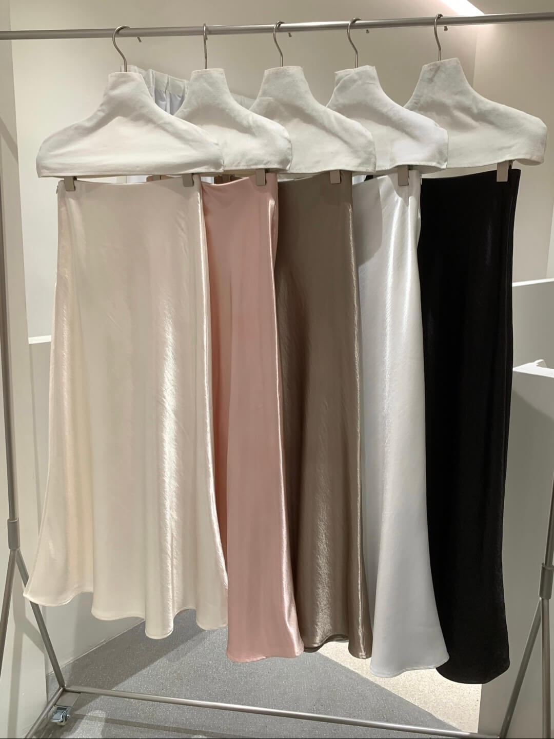 LM TYRA SATIN DRESS