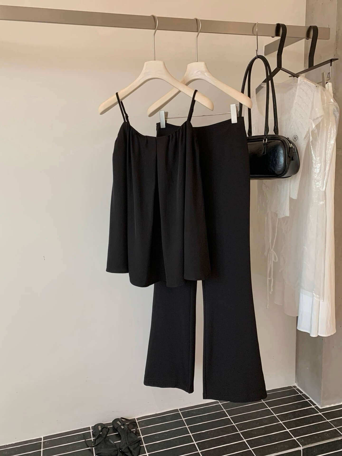 GENEVIEVE SET