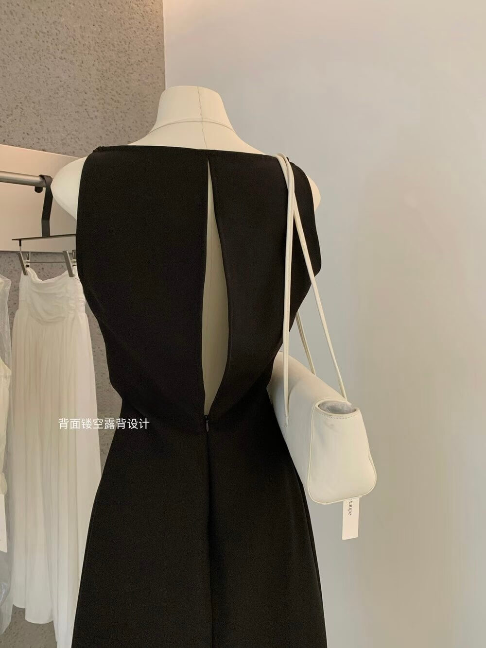 MOMAY DRESS